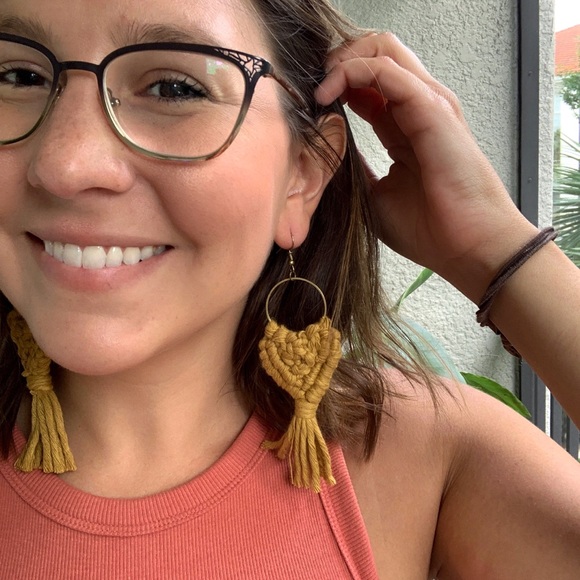 Meet your Posher, Nikki - Picture 1 of 1